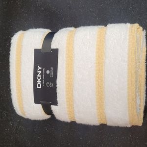 DKNY Hand Towels